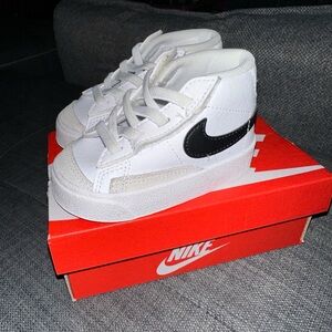 toddler nike blazer mid